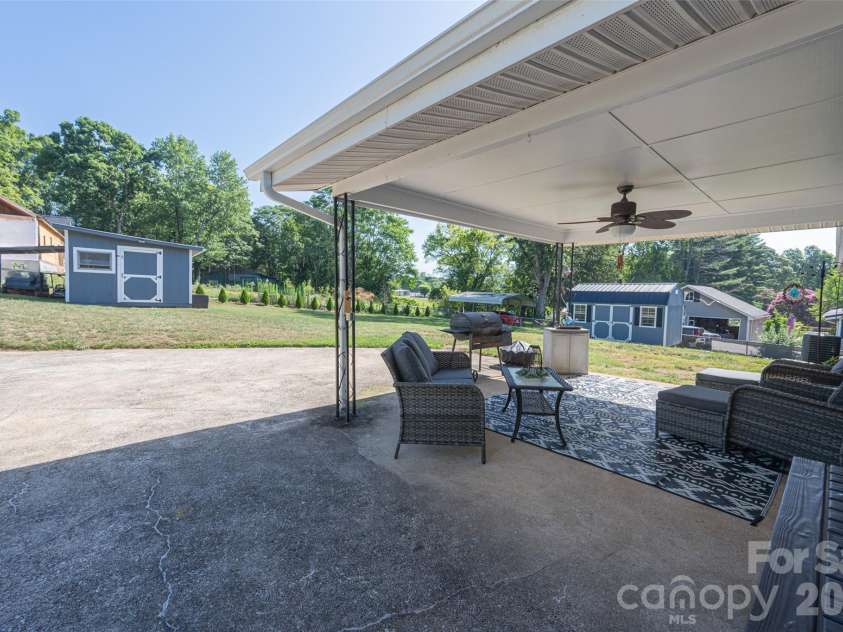 1928 Marigold Lane, Hudson, NC 28638.  MLS# CAR4397368, YatesRealty ID 35389. 
