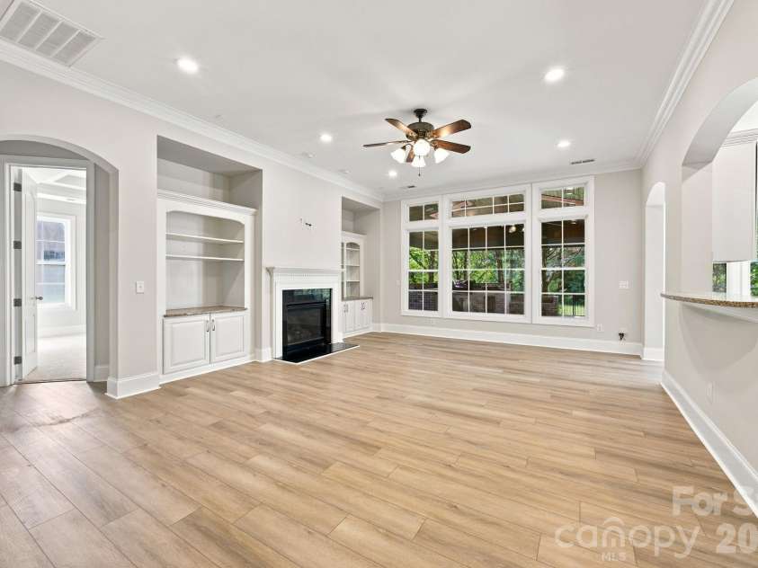 6812 Creek Road, Charlotte, NC 28277.  MLS# CAR4412283, YatesRealty ID 35390. 