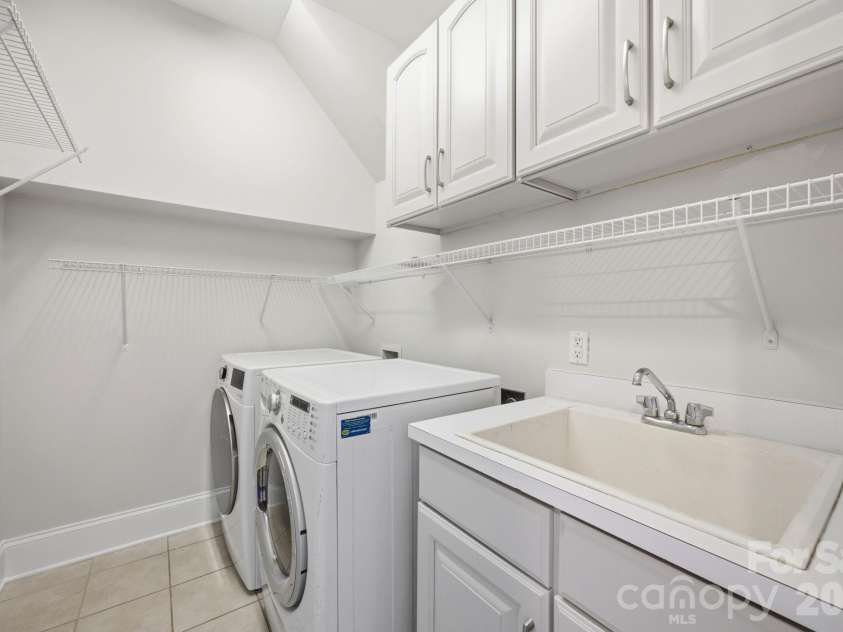 6812 Creek Road, Charlotte, NC 28277.  MLS# CAR4412283, YatesRealty ID 35390. 