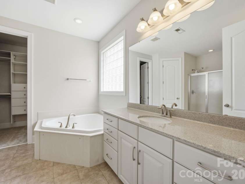 6812 Creek Road, Charlotte, NC 28277.  MLS# CAR4412283, YatesRealty ID 35390. 