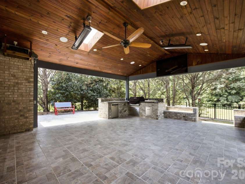 6812 Creek Road, Charlotte, NC 28277.  MLS# CAR4412283, YatesRealty ID 35390. 