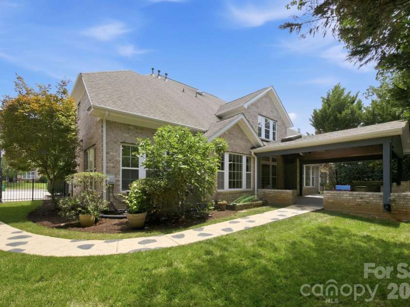 6812 Creek Road, Charlotte, NC 28277.  MLS# CAR4412283, YatesRealty ID 35390. 
