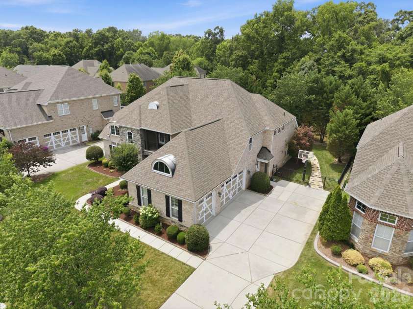 6812 Creek Road, Charlotte, NC 28277.  MLS# CAR4412283, YatesRealty ID 35390. 