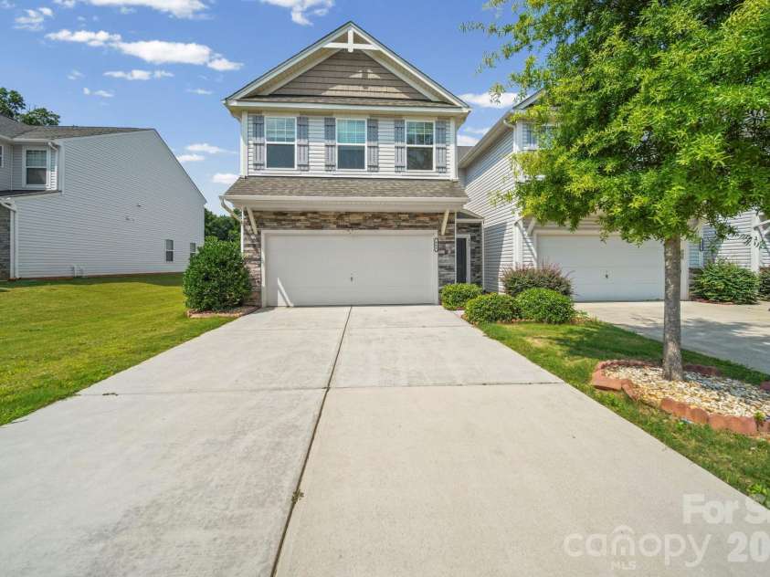 447 Tayberry Lane, Fort Mill, SC 29715.  MLS# CAR4394822, YatesRealty ID 35391. 