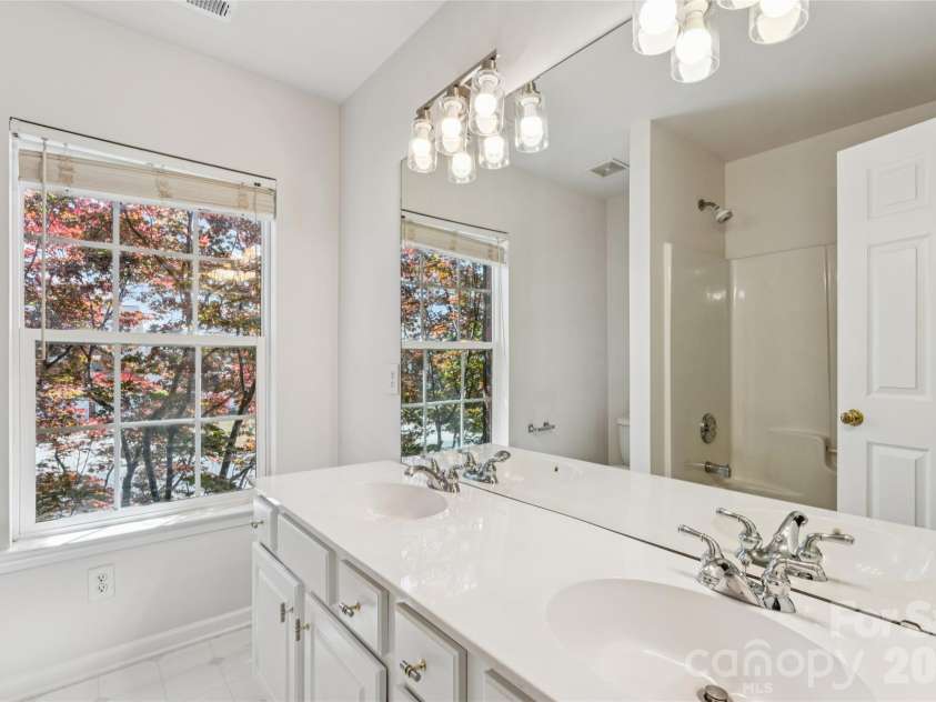 3530 Arbor Hill Road, Charlotte, NC 28270.  MLS# CAR4371185, YatesRealty ID 35392. 2nd Bathroom - Upstairs