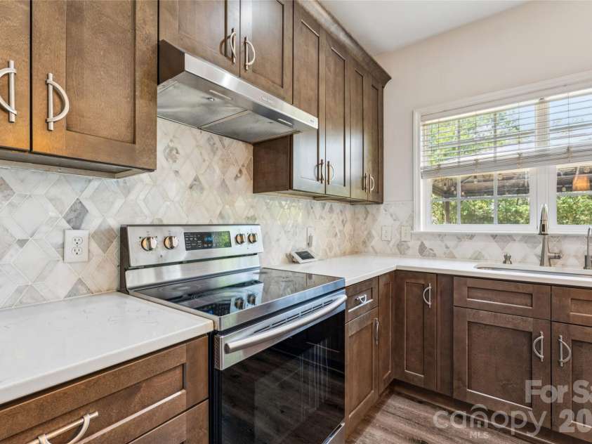 3530 Arbor Hill Road, Charlotte, NC 28270.  MLS# CAR4371185, YatesRealty ID 35392. 