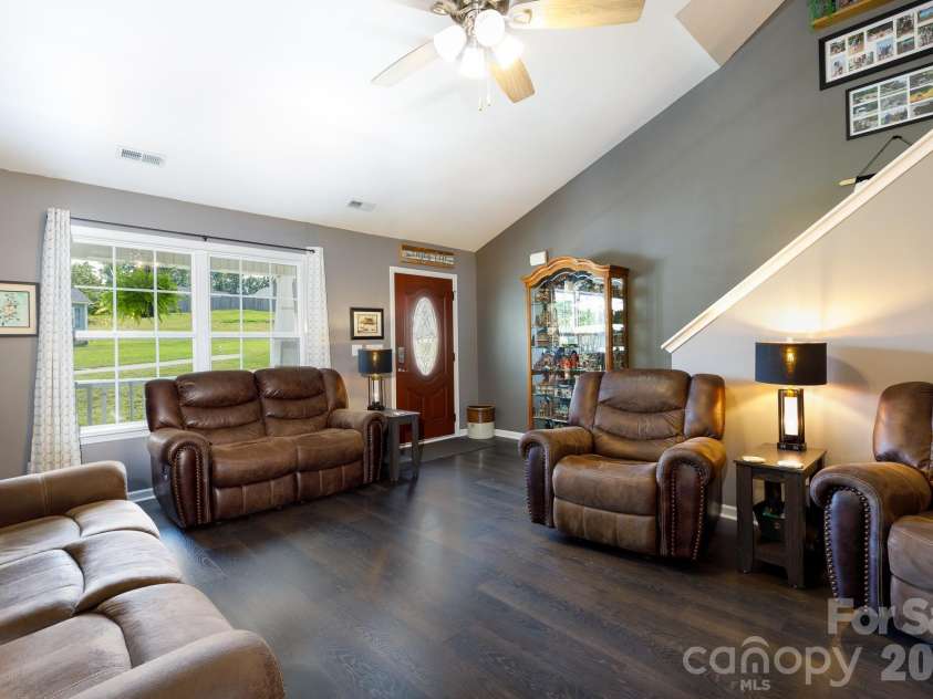 1507 Meadow Glen Lane, Rock Hill, SC 29730.  MLS# CAR4400170, YatesRealty ID 35393. 