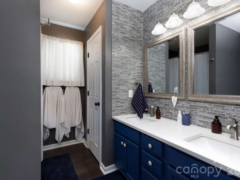 1507 Meadow Glen Lane, Rock Hill, SC 29730.  MLS# CAR4400170, YatesRealty ID 35393. 