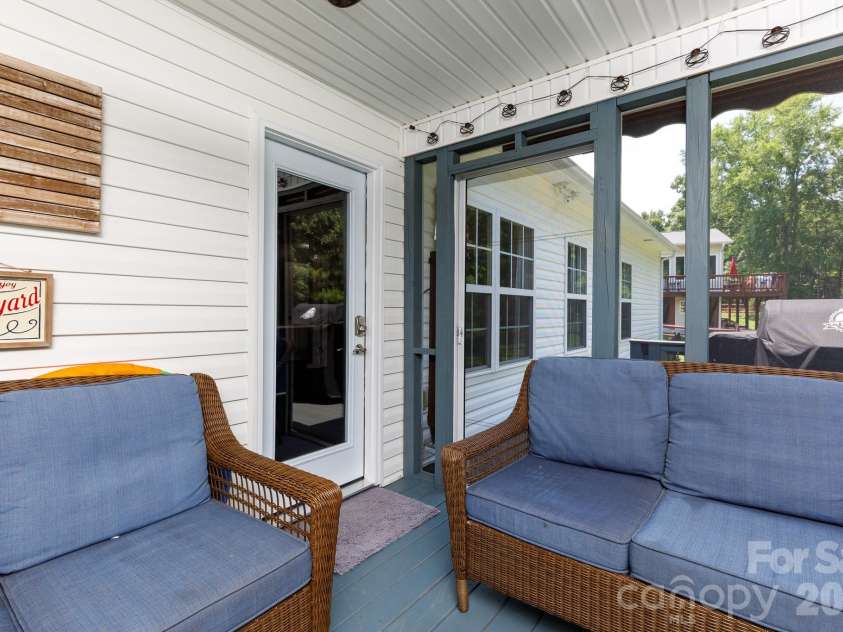 1507 Meadow Glen Lane, Rock Hill, SC 29730.  MLS# CAR4400170, YatesRealty ID 35393. 