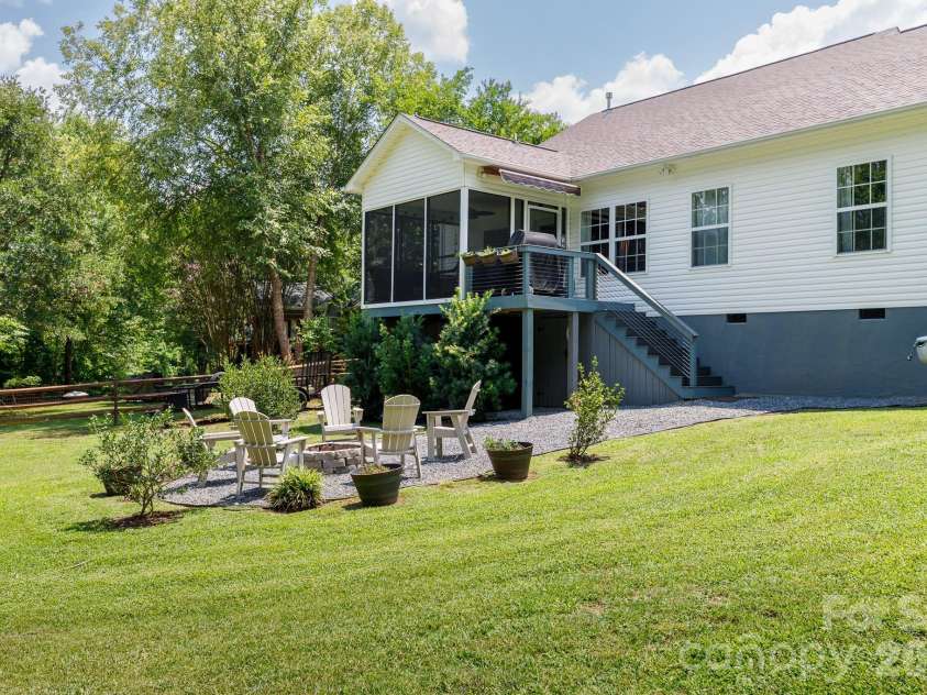1507 Meadow Glen Lane, Rock Hill, SC 29730.  MLS# CAR4400170, YatesRealty ID 35393. 