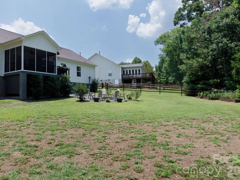 1507 Meadow Glen Lane, Rock Hill, SC 29730.  MLS# CAR4400170, YatesRealty ID 35393. 