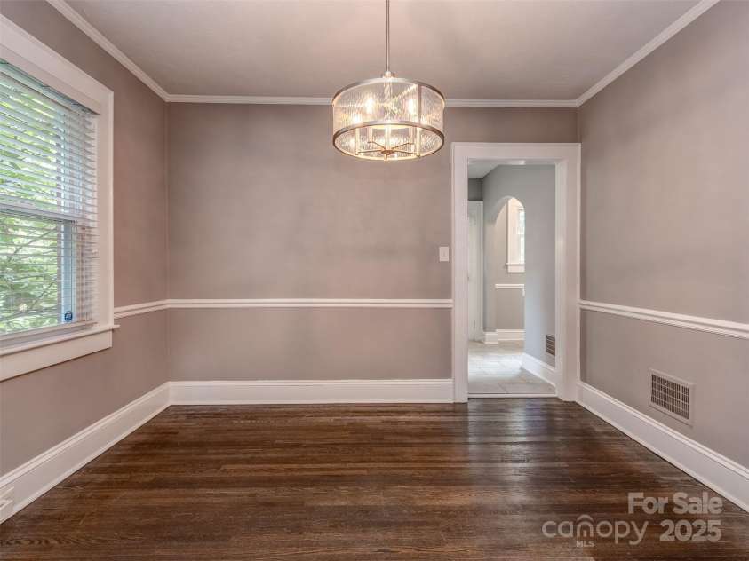 1321 Pinecrest Avenue, Charlotte, NC 28205.  MLS# CAR4295947, YatesRealty ID 35394. 