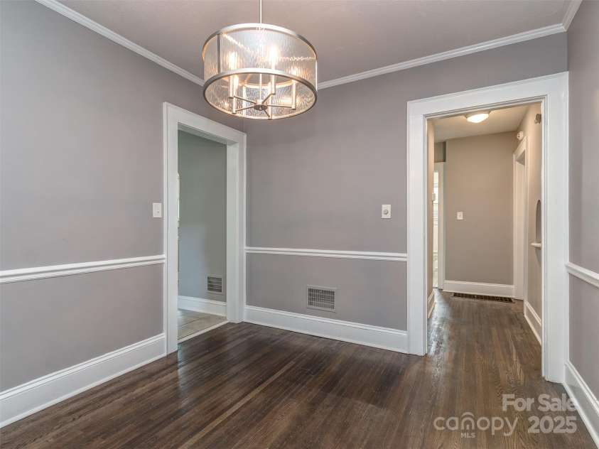 1321 Pinecrest Avenue, Charlotte, NC 28205.  MLS# CAR4295947, YatesRealty ID 35394. 