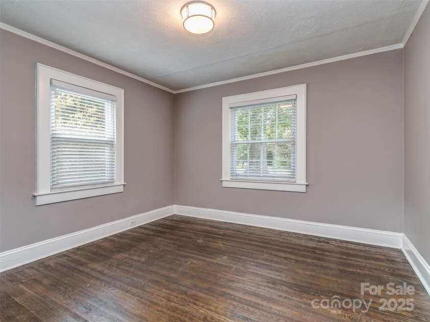 1321 Pinecrest Avenue, Charlotte, NC 28205.  MLS# CAR4295947, YatesRealty ID 35394. 