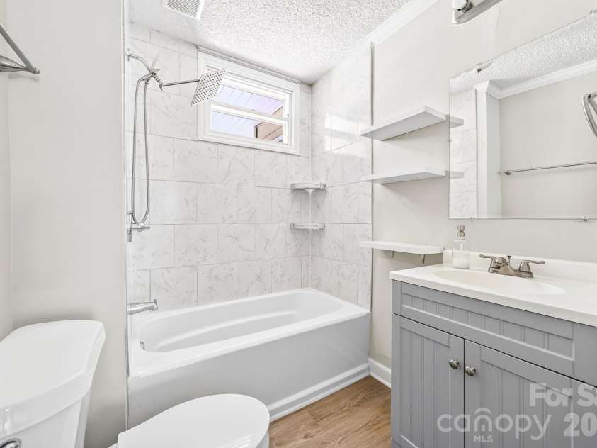 4525 Hemphill Road, Gastonia, NC 28056.  MLS# CAR4397707, YatesRealty ID 35394. Bathroom