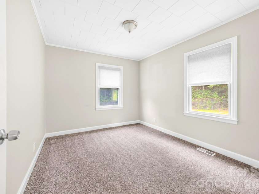 4525 Hemphill Road, Gastonia, NC 28056.  MLS# CAR4397707, YatesRealty ID 35394. Flex/bonus room w/closet