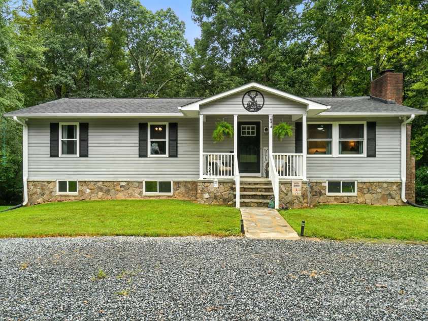 10414 Kentmont Drive, Midland, NC 28107.  MLS# CAR4288233, YatesRealty ID 35396. 