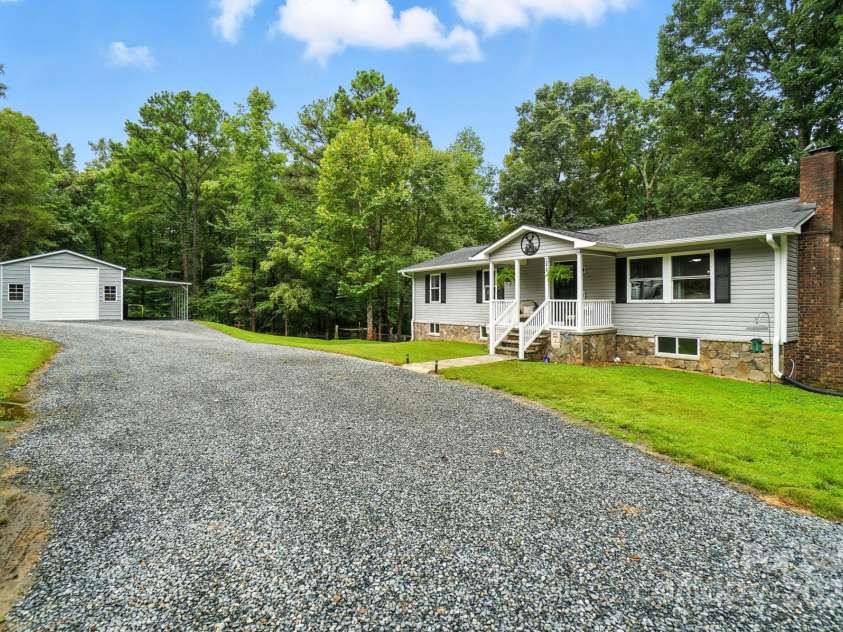 10414 Kentmont Drive, Midland, NC 28107.  MLS# CAR4288233, YatesRealty ID 35396. 