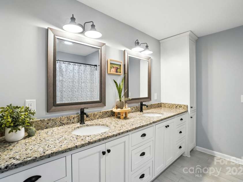 10414 Kentmont Drive, Midland, NC 28107.  MLS# CAR4288233, YatesRealty ID 35396. 