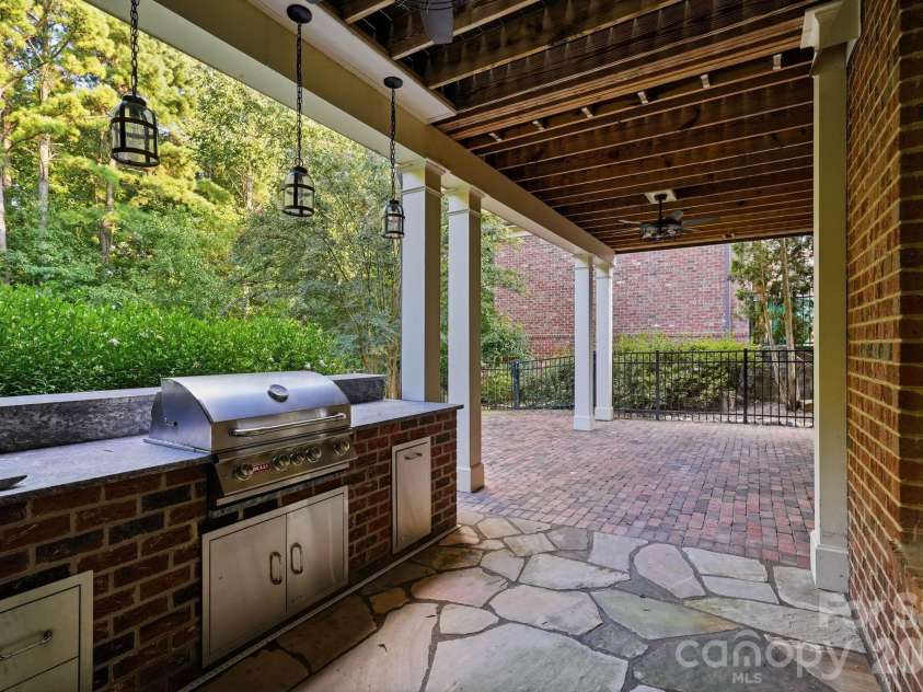 9414 Heydon Hall Circle, Charlotte, NC 28210.  MLS# CAR4421247, YatesRealty ID 35397. Custom Grill
