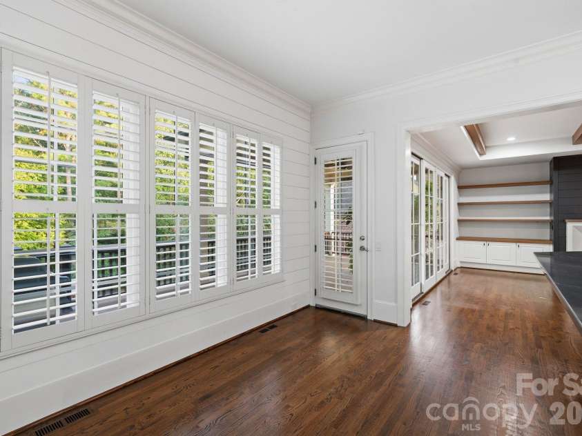 9414 Heydon Hall Circle, Charlotte, NC 28210.  MLS# CAR4421247, YatesRealty ID 35397. Dining Area