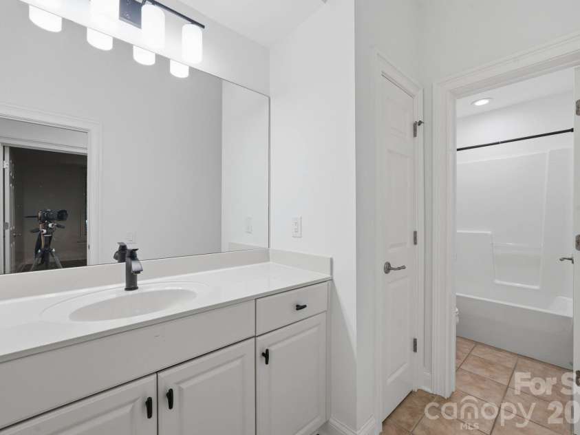 9414 Heydon Hall Circle, Charlotte, NC 28210.  MLS# CAR4421247, YatesRealty ID 35397. Full Bathroom in Basement