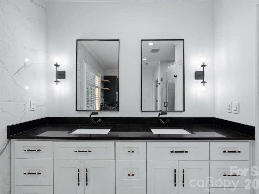 9414 Heydon Hall Circle, Charlotte, NC 28210.  MLS# CAR4421247, YatesRealty ID 35397. Primary Bathroom Dual Vanity