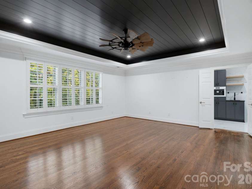 9414 Heydon Hall Circle, Charlotte, NC 28210.  MLS# CAR4421247, YatesRealty ID 35397. Primary Bedroom Suite
