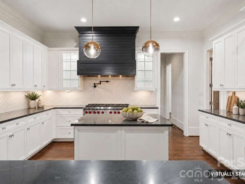 9414 Heydon Hall Circle, Charlotte, NC 28210.  MLS# CAR4421247, YatesRealty ID 35397. Virtually Staged Kitchen