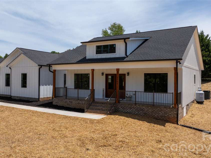 1265 Misty Lane, Hickory, NC 28601.  MLS# CAR4395922, YatesRealty ID 354. 
