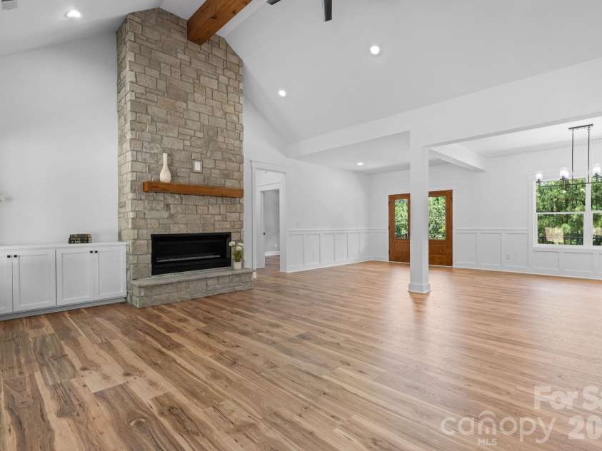 1265 Misty Lane, Hickory, NC 28601.  MLS# CAR4395922, YatesRealty ID 354. 