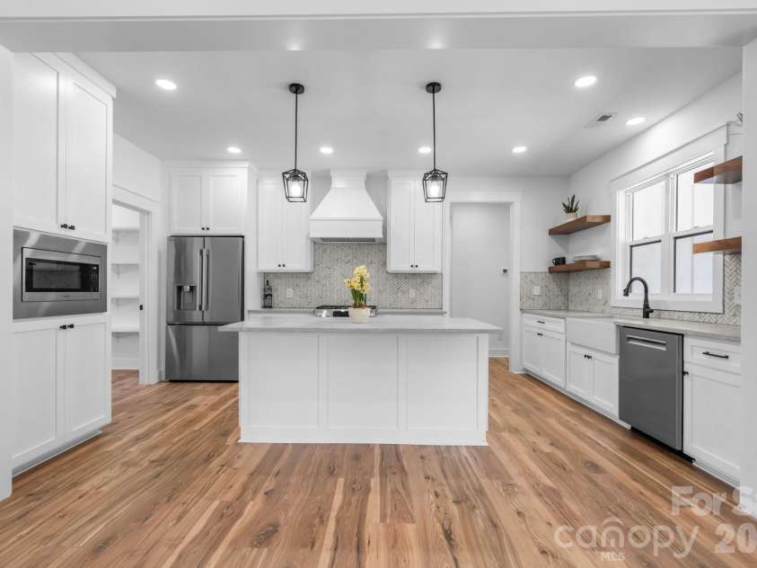 1265 Misty Lane, Hickory, NC 28601.  MLS# CAR4395922, YatesRealty ID 354. 