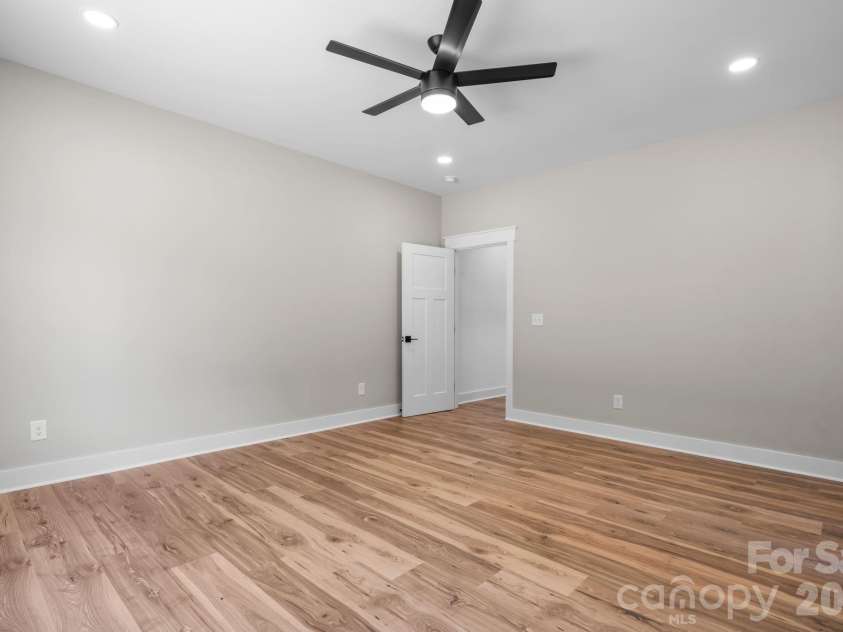 1265 Misty Lane, Hickory, NC 28601.  MLS# CAR4395922, YatesRealty ID 354. 