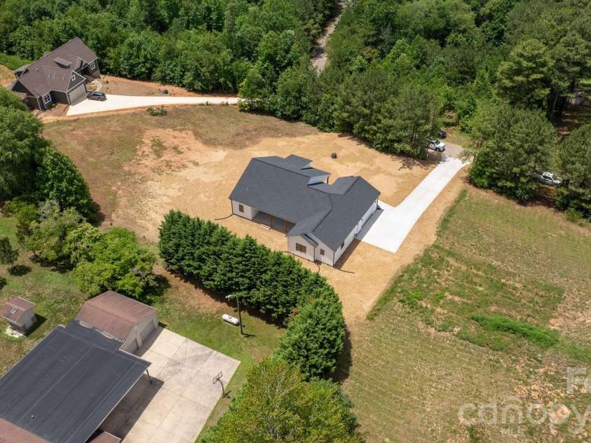 1265 Misty Lane, Hickory, NC 28601.  MLS# CAR4395922, YatesRealty ID 354. 