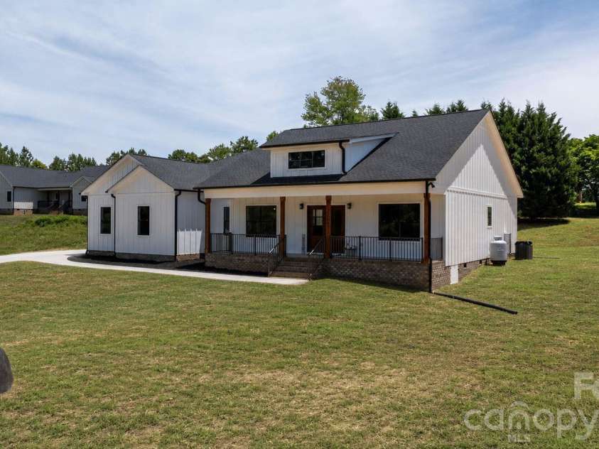 1265 Misty Lane, Hickory, NC 28601.  MLS# CAR4395922, YatesRealty ID 354. 