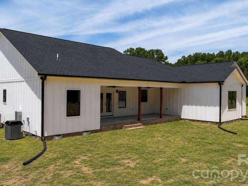 1265 Misty Lane, Hickory, NC 28601.  MLS# CAR4395922, YatesRealty ID 354. 