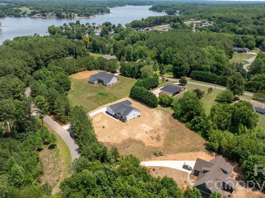1265 Misty Lane, Hickory, NC 28601.  MLS# CAR4395922, YatesRealty ID 354. Close proximity to Lake Hickory