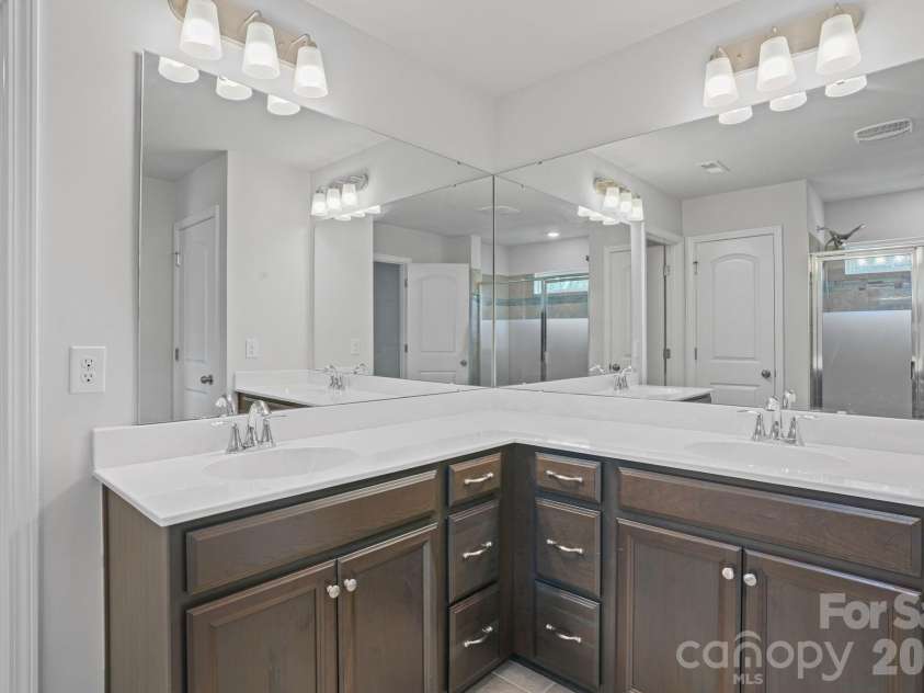 136 Haddonsfield Drive, Mooresville, NC 28115.  MLS# CAR4396750, YatesRealty ID 35400. 