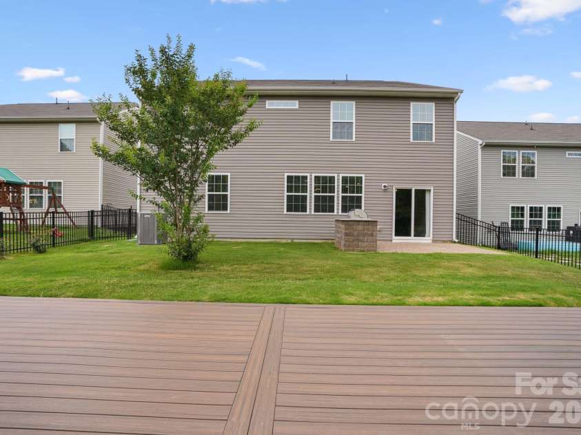 136 Haddonsfield Drive, Mooresville, NC 28115.  MLS# CAR4396750, YatesRealty ID 35400. Backyard