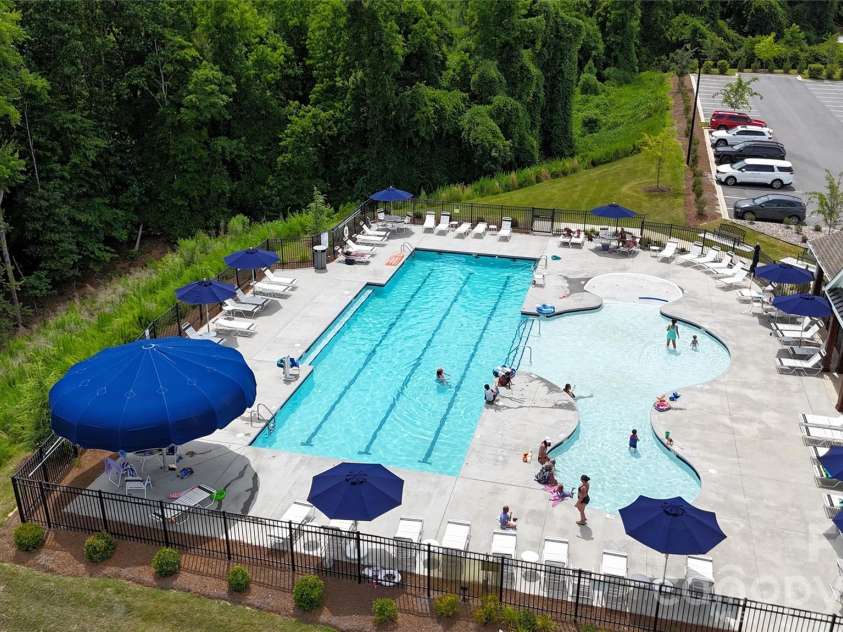 136 Haddonsfield Drive, Mooresville, NC 28115.  MLS# CAR4396750, YatesRealty ID 35400. Community Pool