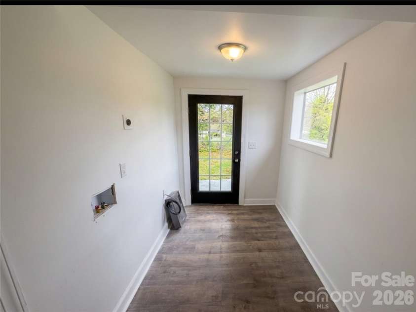 142 Ervin Avenue, Newton, NC 28658.  MLS# CAR4394478, YatesRealty ID 35402. 