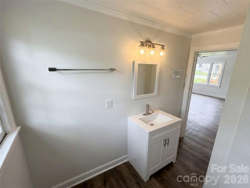 142 Ervin Avenue, Newton, NC 28658.  MLS# CAR4394478, YatesRealty ID 35402. 