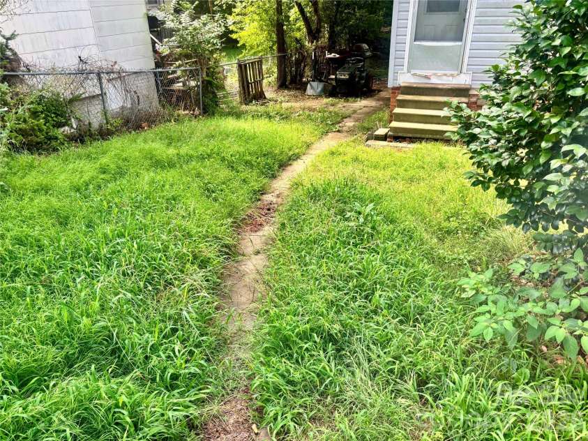 523 Oakwood Avenue, Albemarle, NC 28001.  MLS# CAR4400852, YatesRealty ID 35403. 