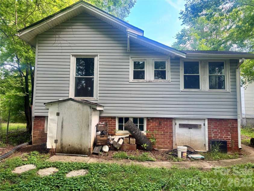 523 Oakwood Avenue, Albemarle, NC 28001.  MLS# CAR4400852, YatesRealty ID 35403. 