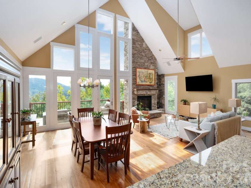 130 Black Oak Drive, Asheville, NC 28804.  MLS# CAR4395839, YatesRealty ID 35405. Open Floor Plan