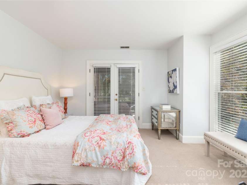 2220 Roswell Avenue, Charlotte, NC 28207.  MLS# CAR4312639, YatesRealty ID 35409. Primary Bedroom