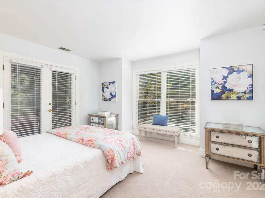 2220 Roswell Avenue, Charlotte, NC 28207.  MLS# CAR4312639, YatesRealty ID 35409. Primary Bedroom with ensuite and walk in closet