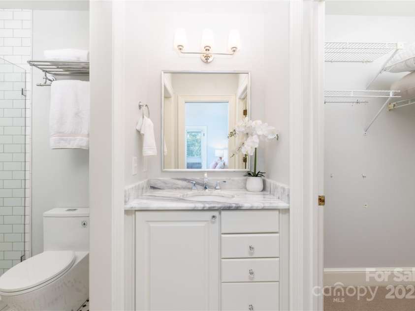 2220 Roswell Avenue, Charlotte, NC 28207.  MLS# CAR4312639, YatesRealty ID 35409. Primary full bath and walk in closet