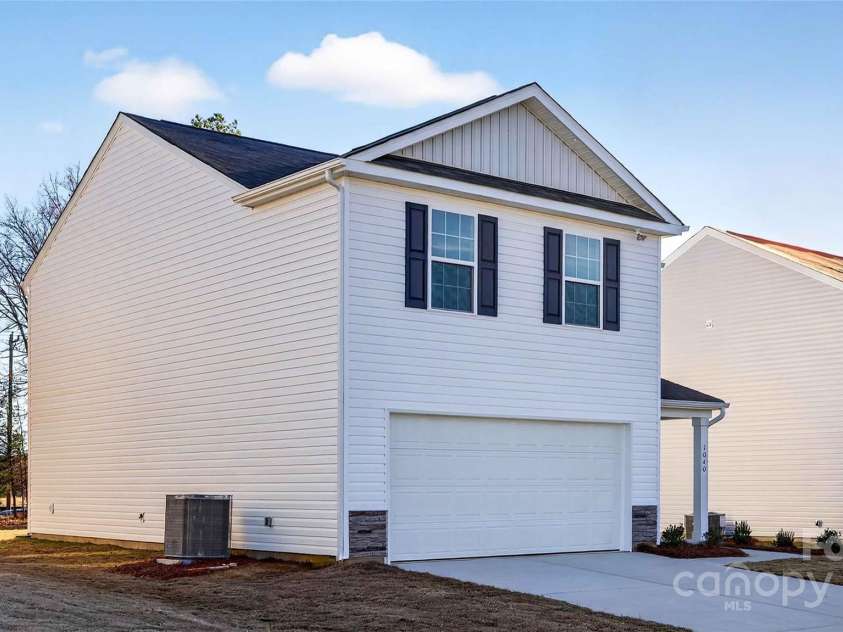 1040 Horizon Lane, Chester, SC 29706.  MLS# CAR4285315, YatesRealty ID 35415. 