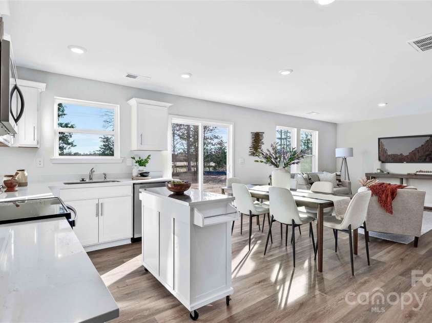 1040 Horizon Lane, Chester, SC 29706.  MLS# CAR4285315, YatesRealty ID 35415. 